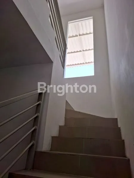 image RUMAH 2 LANTAI LAKARSANTRI  DEKAT KAMPUS UNESA, UNIVERSITAS CIPUTRA ,CITRALAND SURABAYA ( 162 ) (5)