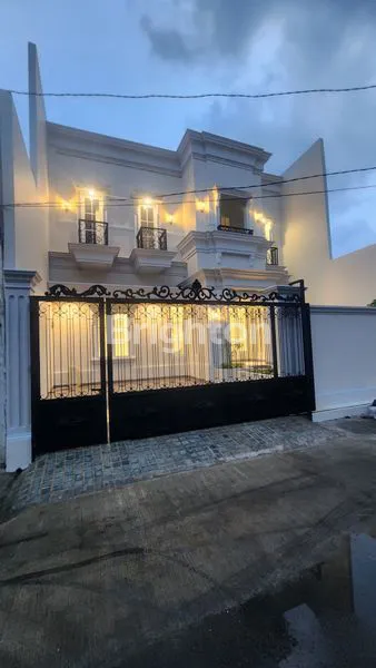 image RUMAH CANTIK DUA LANTAI (1)