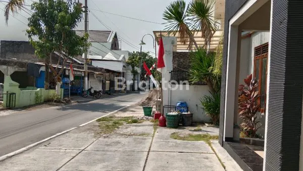 image DISEWAKAN RUMAH 2 LANTAI BISA UNTUK KANTOR DI DAERAH MAKAM HAJI (2)