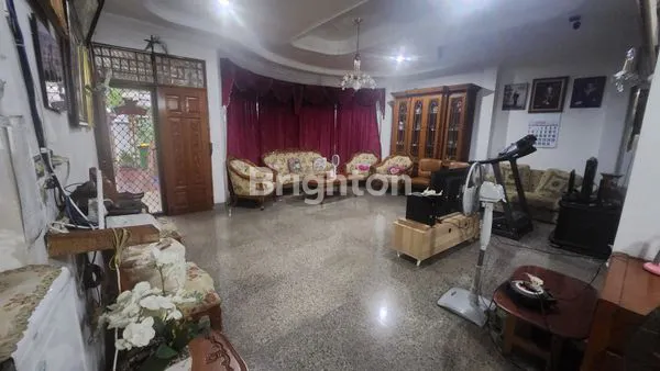 image RUMAH SIAP HUNI ADA KOLAM RENANG DI RAWA SELATAN JOHAR BARU JAKARTA PUSAT (4)