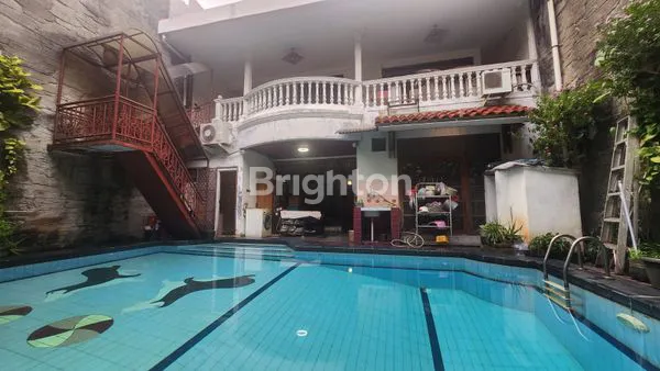 image RUMAH SIAP HUNI ADA KOLAM RENANG DI RAWA SELATAN JOHAR BARU JAKARTA PUSAT (3)