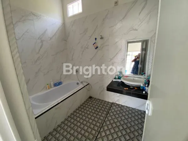 image RUMAH 2 LANTAI LOKASI STRATEGIS  (8)