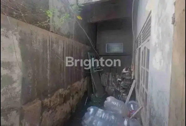 image RUMAH TENGAH KOTA STRATEGIS LOKASI PUSPONJOLO SEMARANG BARAT (5)