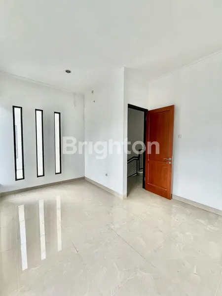 image RUMAH STRATEGIS DEKAT UNIVERSITAS TERBUKA DAN GERBANG TOL PONDOK CABE TANGERANG SELATAN (6)