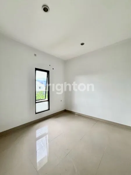 image RUMAH BARU SIAP HUNI STRATEGIS DEKAT UNIVERSITAS TERBUKA PONDOK CABE TANGERANG SELATAN (7)