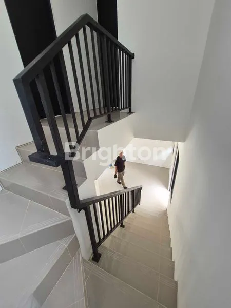 image RUMAH MEWAH 2 LANTAI DI BATAM CENTRE (2)