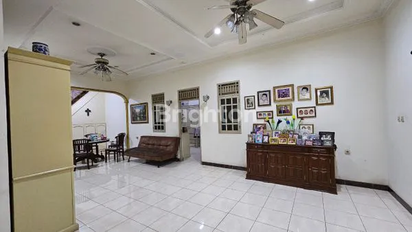 image RUMAH DUA LANTAI FULL FURNISHED SIAP HUNI LOKASI GROGOL JAKARTA BARAT (5)