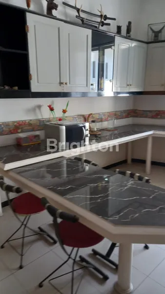 image RUMAH 2 LT MEWAH DAN TERAWAT SEMI FURNISH DI DHARMAHUSADA INDAH TIMUR SURABAYA SELANGKAH KE GALAXY MALL (2)