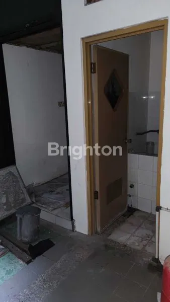 image JUALSEWA RUKO 3 LANTAI DEKAT MASJID AL-AKBAR - KEBONSARI, GAYUNG KEBONSARI - SURABAYA\\N (4)