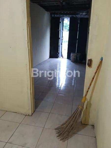 image RUMAH DISEWAKAN 2 LT JEMBES (2)