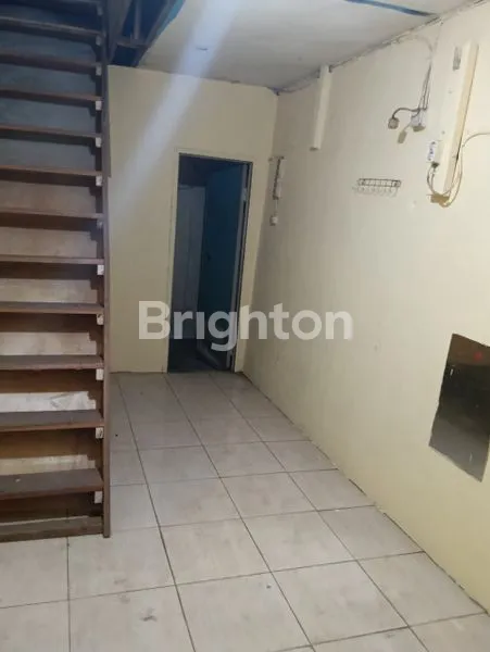 image RUMAH DISEWAKAN 2 LT JEMBES (3)