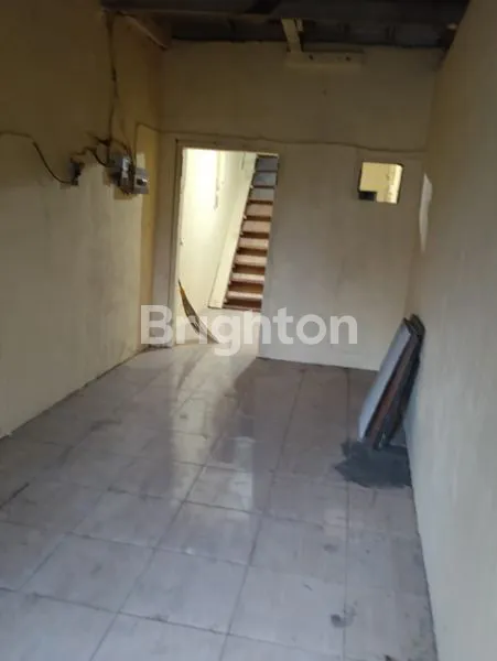 image RUMAH DISEWAKAN 2 LT JEMBES (1)