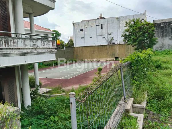 image RUMAH HITUNG TANAH DI LOKASI STRATEGIS NOL JALAN RAYA IR SUTAMI SOLO (4)