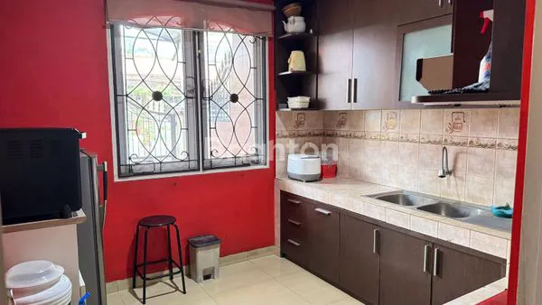 image RUMAH 2 LANTAI SEMI FURNISHED POSISI HOEK DI PERUMAHAN ONE GATE SYSTEM METRO PERMATA 1 (5)