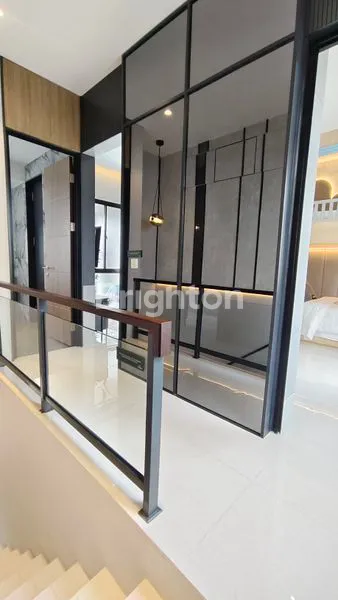 image RUMAH 2 LANTAI LT 72 DI KOTA WISATA (4)