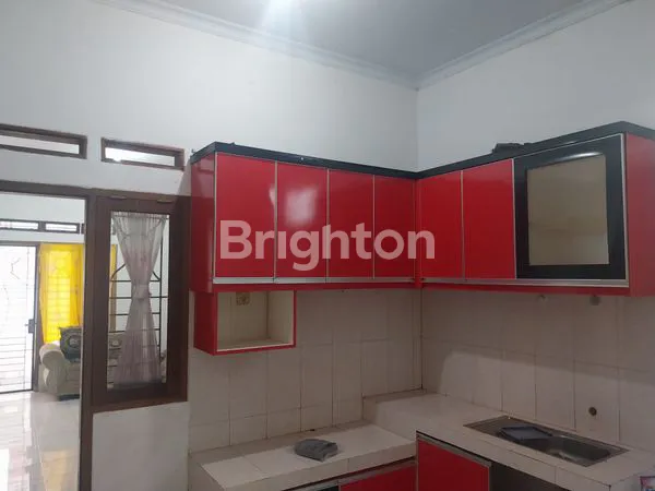 image RUMAH SANGAT STRATEGIS, SELANGKAH KE PINTU TOLL PANCORAN MAS DEPOK (4)