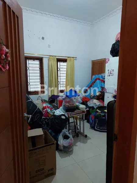 image RUMAH LUAS 12X24 BISA DI BANGUN 3 RUKO DI JELAMBAR (4)