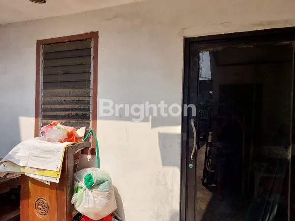 image RUMAH LUAS 12X24 BISA DI BANGUN 3 RUKO DI JELAMBAR (6)