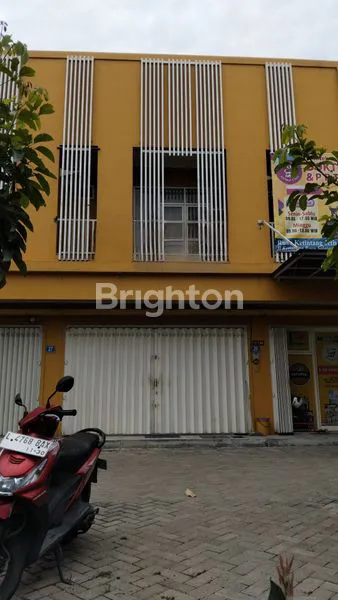 image RUKO BAGUS DAN ELEGANT  2 LT SIAP PAKAI SANGAT COCOK UNTUK BISNIS KANTOR, KLINIK, SALON, APOTIK, RESTO DISAMPING RS MATA KETINTANG (1)