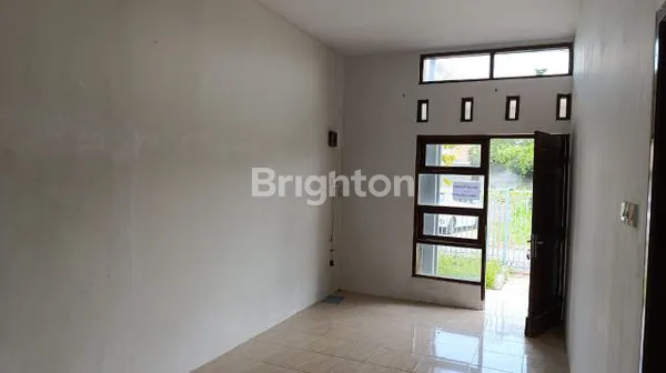 image RUMAH DALAM KOMPLEK AREA STRATEGIS (6)