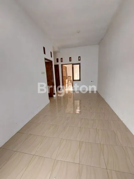 image RUMAH DALAM KOMPLEK AREA STRATEGIS (2)