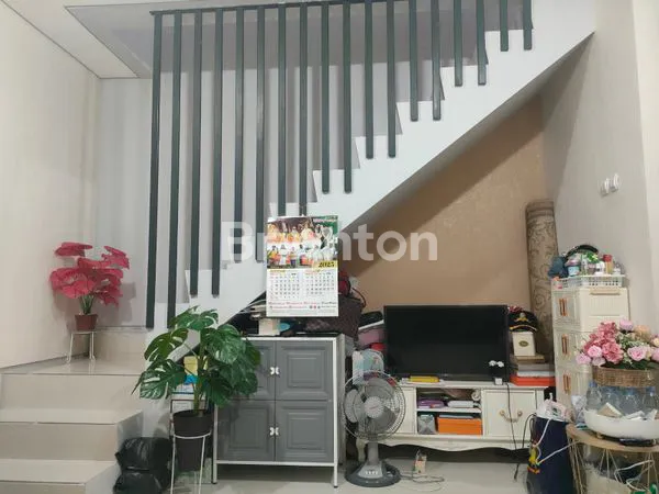 image DISEWAKAN RUMAH GRAND PAKUWON TIPE GLADSTONE TANDES SURABAYA BARAT (2)