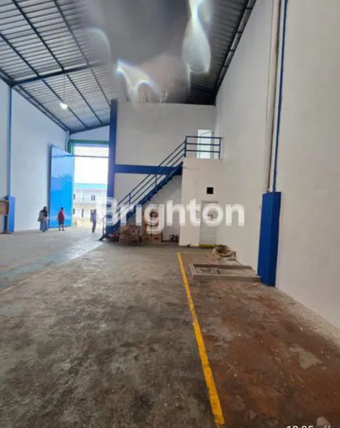 image GUDANG BESAR SIAP PAKAI KAWASAN INDUSTRI  PULAU BALANG (3)
