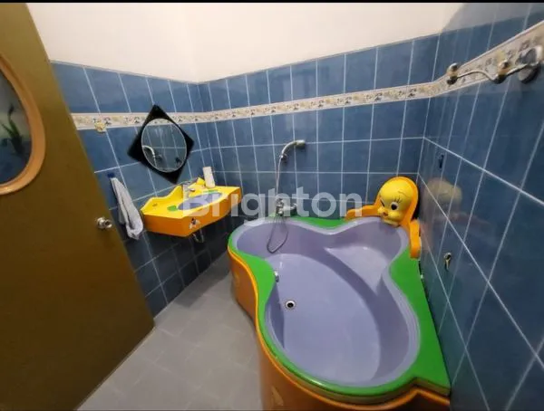 image RUMAH 2LANTAI DI AREA TENGAH KOTA MALANG (8)