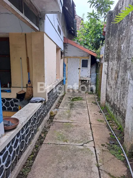 image RUMAH HITUNG TANAH NOL JALAN RAYA PUSAT KOTA MALANG AREA BUNULREJO LUAS HAMPIR 1000 COCOK GUDANG,KANTOR, SEGALA USAHA DEKAT RAMPAL (1)