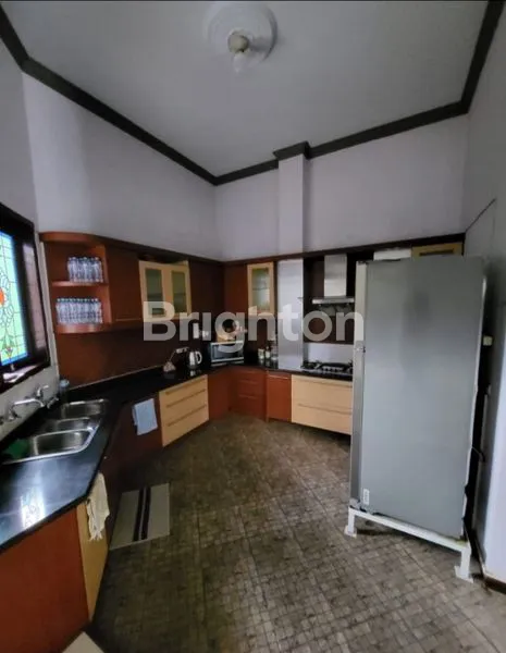 image RUMAH 2LANTAI DI AREA TENGAH KOTA MALANG (4)