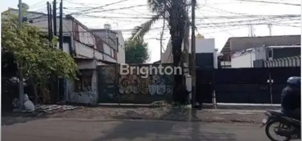 GUDANG + TANAH /LAHAN RAYA MASTRIP, DEKAT KEDURUS, KEBRAON, BOGANGIN, MENGANTI, KARANGPILANG, DEKAT PINTU TOL GUNUNGSARI. LUAS 1800 M²