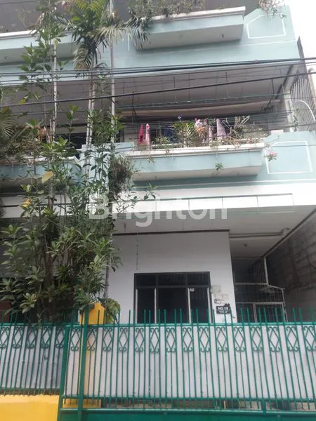 RUMAH KOS STRATEGIS PETOJO, 3 LANTAI FULLY FURNISHED