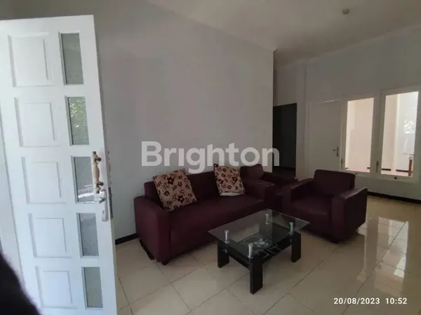 image DIJUAL RUMAH PALM SPRING SIAP HUNI TERAWAT, LINGKUNGAN NYAMAN, STRATEGIS DEKAT KETINTANG, GAYUNGSARI DAN A. YANI  (4)