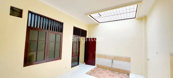 image RUMAH STANDARD RAPI SIAP HUNI VILLA MELATI MAS SERPONG TANGERANG SELATAN (4)