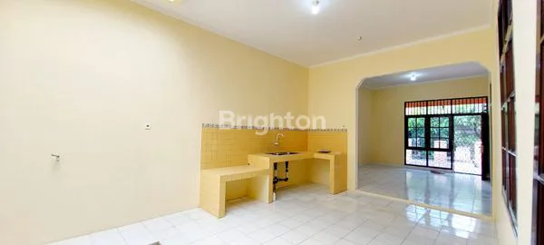 image RUMAH STANDARD RAPI SIAP HUNI VILLA MELATI MAS SERPONG TANGERANG SELATAN (5)