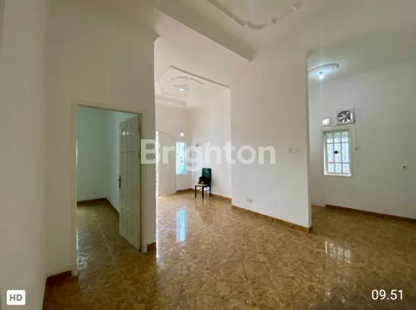 image RUMAH CANTIK DAN TERAWAT  POSISI HOOK SEPINGGAN PRATAMA (2)