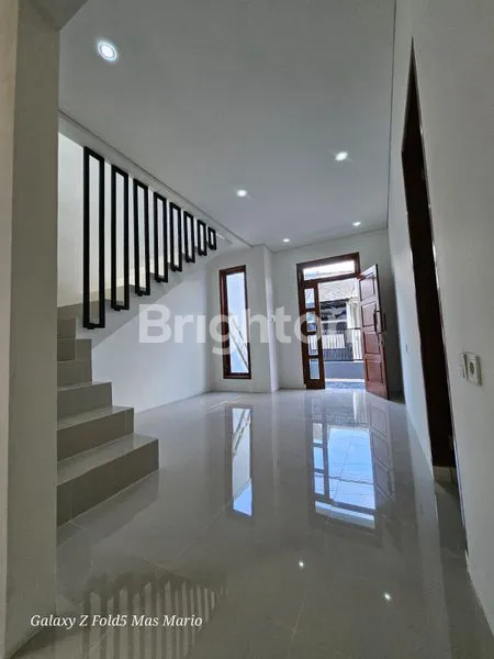image RUMAH MODERN DEKAT SUHAT MALANG (4)