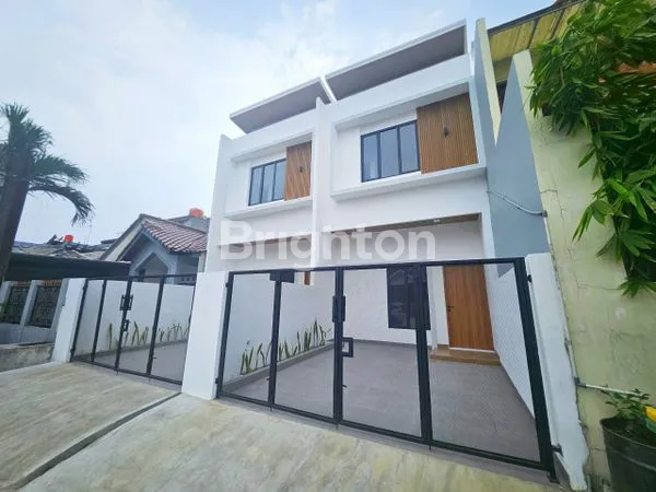 image RUMAH MEWAH 2 LANTAI DI BOULEVARD HIJAU HARAPAN INDAH BEKASI\N (4)