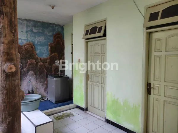 image RUMAH LUAS DI JEMURSARI (8)