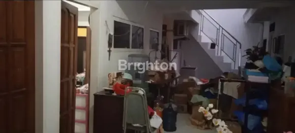 image DIJUAL CEPAT RUMAH SECOND TERAWAT SUTOREJO, HADAP FAVORIT, DEKAT MULYOSARI DAN KAMPUS UNAIR  (4)