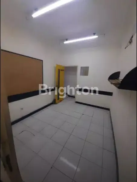 image RUKO GANDENG DI KOTA WISATA CIBUBUR, BOGOR, JAWA BARAT (6)