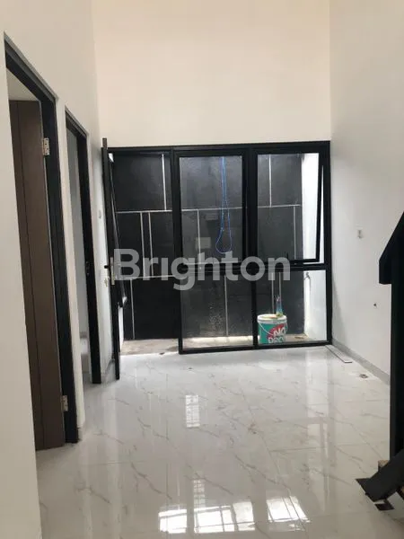 image RUMAH MEZZANINE SURABAYA GUNUNG ANYAR (2)