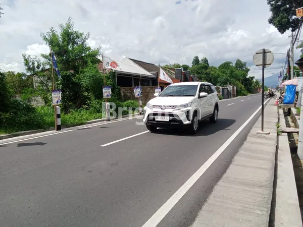 image TANAH STRATEGIS DI SLEMAN – PINGGIR JALAN KABUPATEN, COCOK UNTUK INVESTASI & PENGEMBANGAN (3)