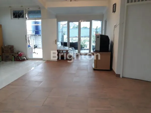 image RUMAH SIAP HUNI 5 KAMAR 2 LANTAI VILA MELATI MAS SERPONG BSD (2)