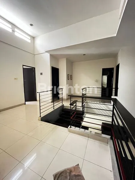 image HUNIAN STRATEGIS JELAMBAR 4 KT LT 150M² . NGANTONG (5)