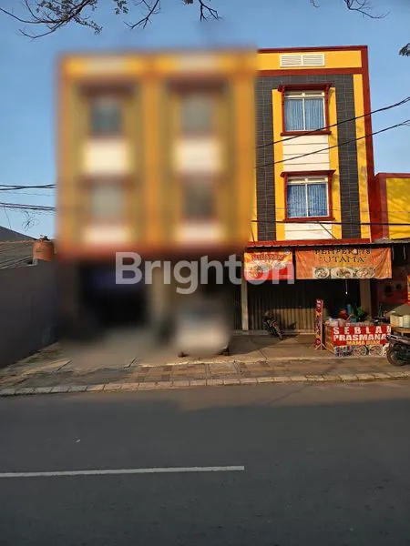 RUKO 3 LANTAI JALAN RAMAI DI PERUMNAS KARAWACI