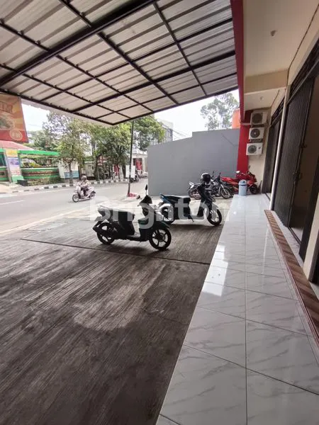 image RUKO 3 LANTAI JALAN RAMAI DI PERUMNAS KARAWACI (5)