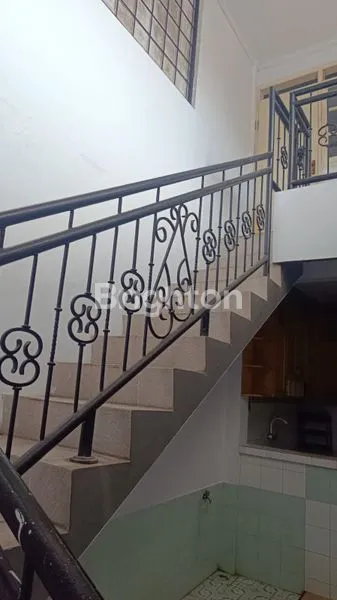 image RUMAH STRATEGIS DEKAT AKSES TOL DI SENTUL CITY (7)