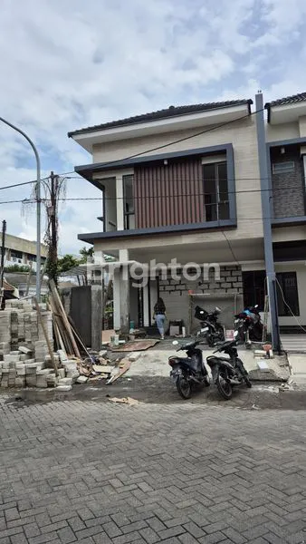 image KLAMPIS ANOM RUMAH BARU GRESS SURABAYA TIMUR TERCIAMIK (3)