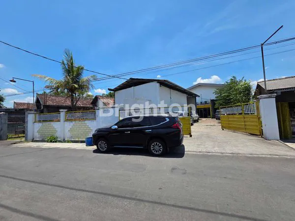 image RUMAH USAHA DI PARENGAN KRIAN (1)